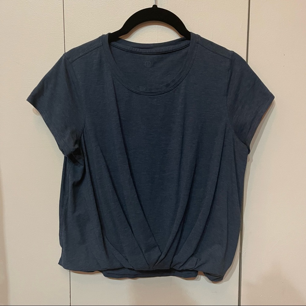 Lululemon short sleeve shirt